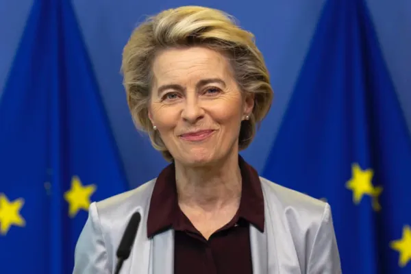Testată NEGATIV la COVID-19, Ursula von der Leyen îşi reia activitatea