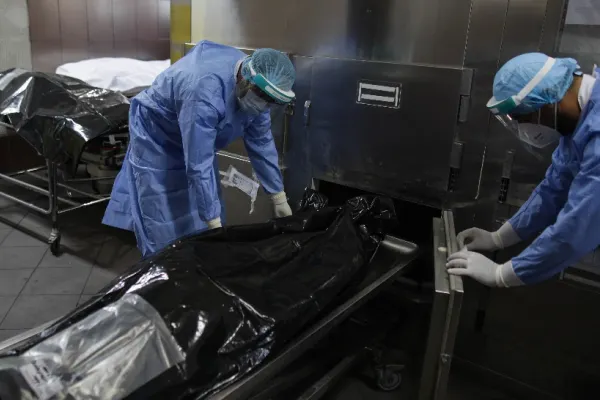 Medic ATI, realitatea crudă din spital: „Fiul este la ATI, iar tatăl la morgă”