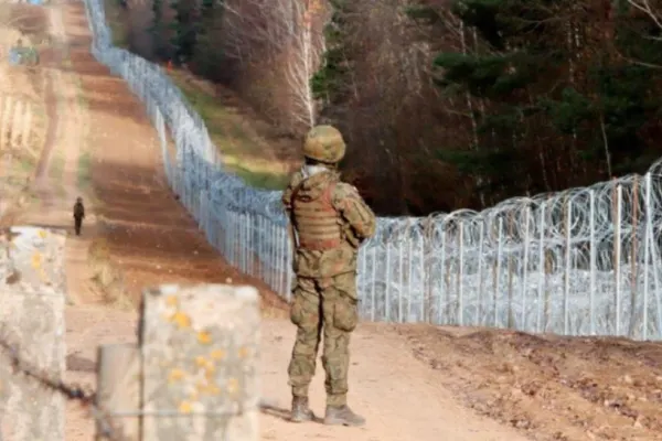 Polonia ia în serios amenințarea rușilor. Instalează bariere antitanc la graniţele cu Belarus şi Rusia