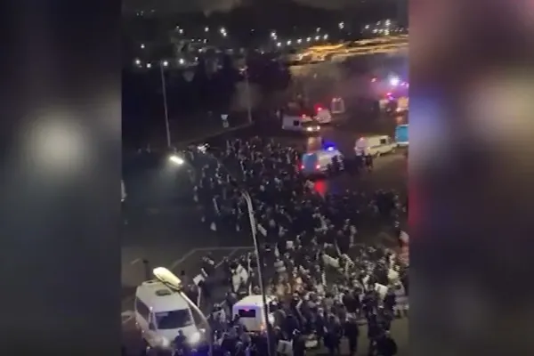 Uniunea Europeană cere Rusiei să respecte suveranitatea şi independenţa Kazahstanului. Oficial: ''Violenţa trebuie să înceteze. Cerem reţinere tuturor părţilor"