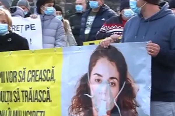 DISPERARE fără margini a pacienților cronici: Medicamentul care ar putea SALVA VIEȚI, inaccesibil. Oamenii cer ajutor guvernanților