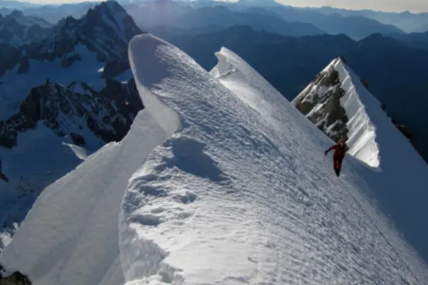 Muntele pe care l-a iubit îi rămâne capele mortuară. Trupul alpinistei moarte în Bucegi nu poate fi încă recuperat