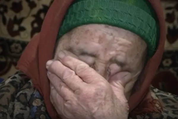 VIDEO | Durere și neputință. O pensionară, mama și tată pentru cei 7 nepoți