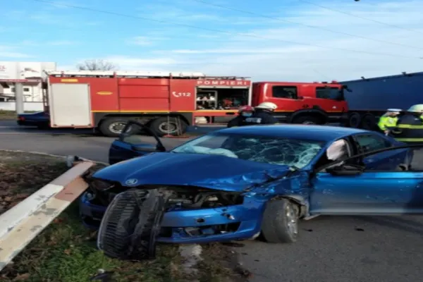Impact VIOLENT! Patru persoane au fost rănite într-un accident auto produs în Slobozia. O victimă a rămas încarcerată