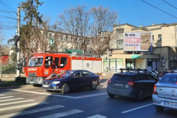 Alarmă de INCENDIU la un spital din Timișoara: Focar într-una din băile angajaților! Flăcările au pornit de la o țigară nestinsă