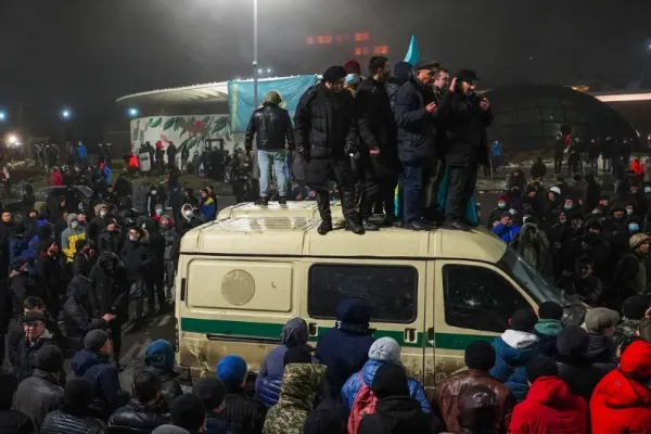 Președintele Kazahstanului denunță o „tentativă de LOVITURĂ DE STAT”: Cine ar fi instrumentat-o și care e situația în țara măturată de proteste