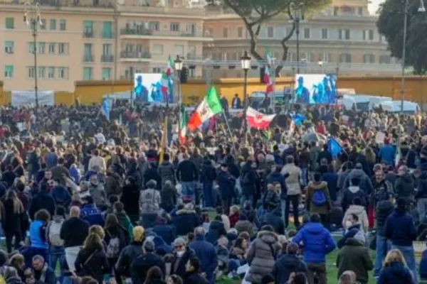 Violențe la protestele din Italia împotriva vaccinării și a certificatului COVID-19 | VIDEO
