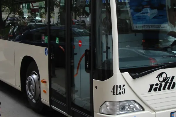 SURSE: STB ar urma să intre în FALIMENT! Transportul din Capitală, în situație critică: a fost îngropat în datorii de Nicușor Dan