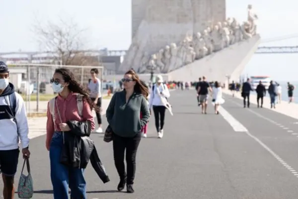 Guvernul portughez relaxează restricţiile, încurajat de numărul redus de spitalizări