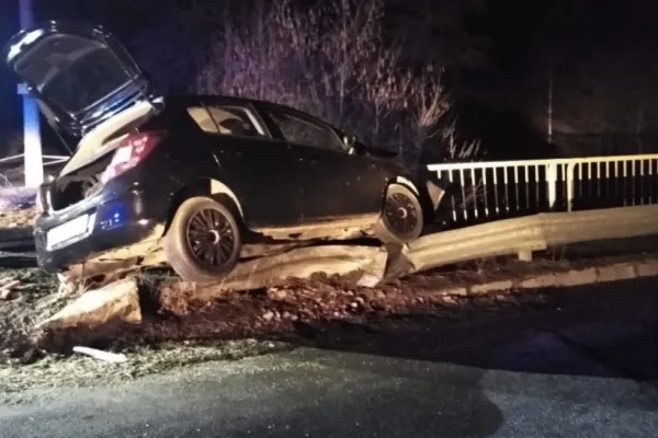 FOTO A scăpat nevătămat dintr-un accident groaznic, dar și-a rupt mâna după