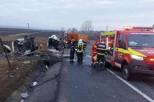 Accident grav, în jud. Iași: 7 morți și 3 răniți, după ce un TIR, o mașină și o ambulanță s-au ciocnit. Planul roșu, activat - VIDEO