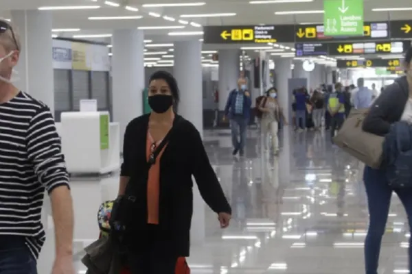 Formularul de localizare PLF, schimbat de Guvern. Termenul de completare NU mai e 24 de ore - Cine face EXCEPȚIE