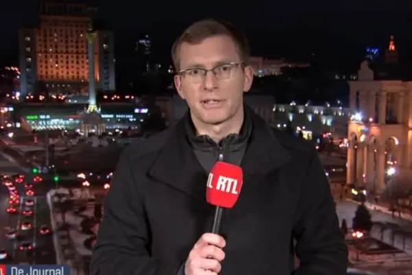Jurnalist TV trimis în Ucraina, viral pe internet după ce a transmis în 6 limbi