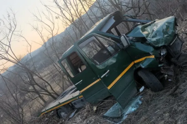 Tragedie la Cluj. Şoferul unei autoutilitare a murit într-un cumplit accident