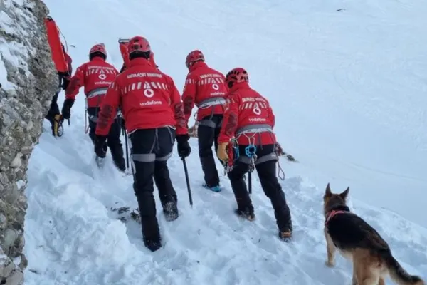 Trupul ucraineanului decedat în Munţii Maramureşului, recuperat de salvamontişti
