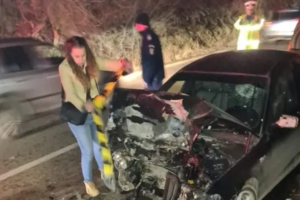 VIDEO Accident cumplit în Buzău, un șofer inconștient a intrat pe contrasens, într-un alt autoturism