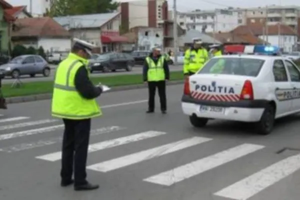 Încă o victimă pe trecerea de pietoni. Fată de 15 ani, lovită când traversa strada