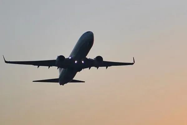 Rusia, trasă la răspundere pentru invazia în Ucraina! Avion plin cu ruși, reținut pe un aeroport din Canada