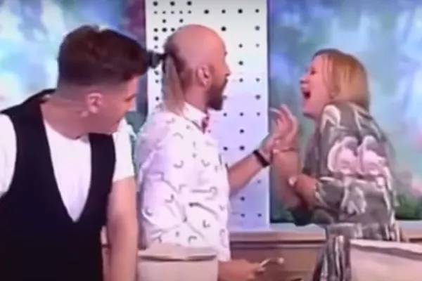 VIDEO Accident șocant în DIRECT la TV. Prezentatoarea a ajuns direct la SPITAL