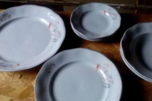 Nu mai ține nicio clipă aceste farfurii în casă! Îți pot crea grave probleme de sănătate