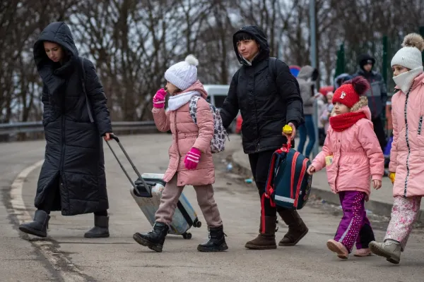 Gabriela Firea: Luăm măsuri pentru a proteja copii refugiaţi în România din cauza bombardamentelor din Ucraina