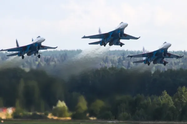 Mutare strategică sau retragere? Rusia retrage 10 bombardiere din Peninsula Crimeea în alte baze aeriene