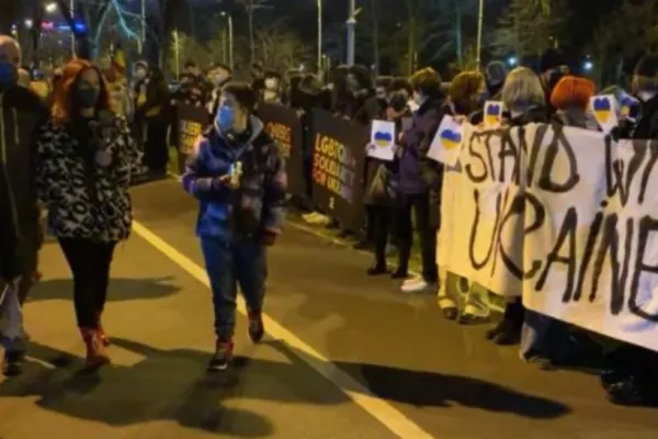 Proteste la Ambasada Rusiei din România. Jandarmii au luat o decizie neașteptată