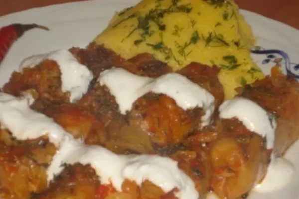 Meniu inedit într-un restaurant românesc: sarmalele Zelenski și mămăliga lui Putin - Ce preferă clienții