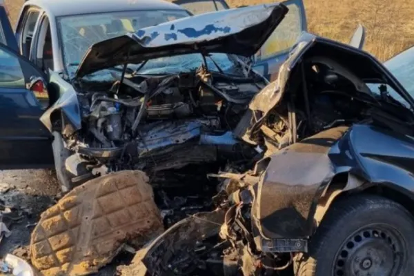 Carambol pe DN1, în Otopeni. Trei victime rezultate în urma accidentului, una este prinsă între fiarele contorsionate. Traficul este blocat pe ambele sensuri