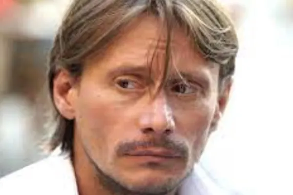 Actorul Marius Manole, la spital după un accident suferit în timpul unui spectacol la Teatrul Național. Cum se simte