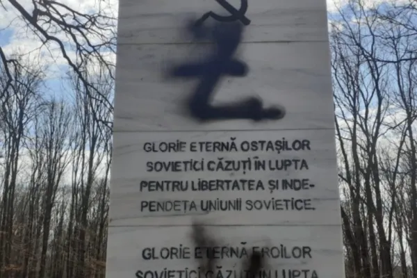 Rusia face anchetă după profanarea unor morminte ale soldaților sovietici din județul Iași