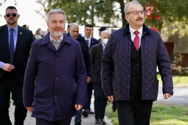 Situația de securitate din Marea Neagră, pe agenda discuțiilor dintre Vasile Dâncu și omologul său italian