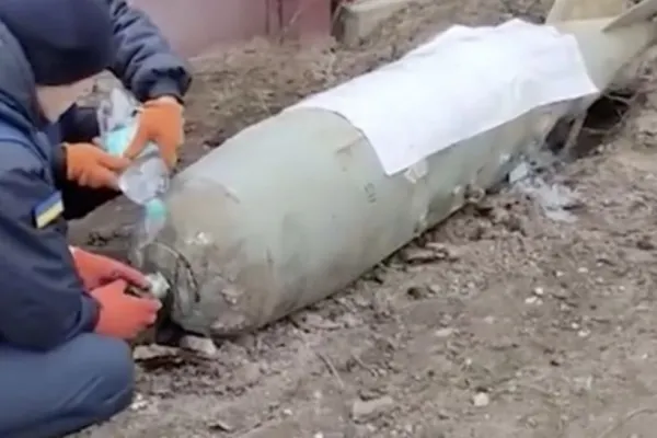 VIDEO | Dovada că rușii bombardează Ucraina cu armament interzis - proiectile cu fragmentare