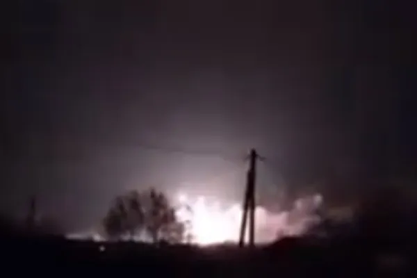 VIDEO Depozit de muniție din Rusia, aruncat în aer. Surse de la Kiev revendică atacul, Mosocva susține că a fost accident