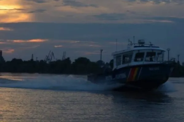 Noi detalii despre accidentul naval de pe Dunăre. Poliția Dolj: ”Doi bărbaţi de 34 şi 46 de ani sunt daţi în continuare dispăruţi”