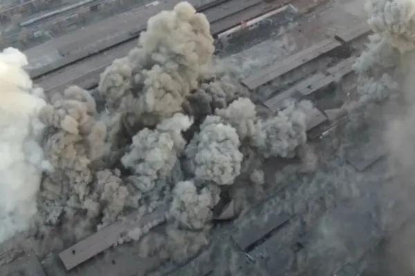 Explozii puternice în Kiev. Cea mai mare uzină metalurgică din Ucraina, GRAV AVARIATĂ - VIDEO