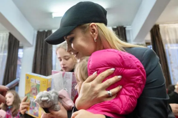 Gabriela Firea anunță Grupul Operativ pentru Copiii Neînsoţiţi care vin din Ucraina: „Nu au nici o vină. Depinde de noi să le oferim linişte și protecţie”
