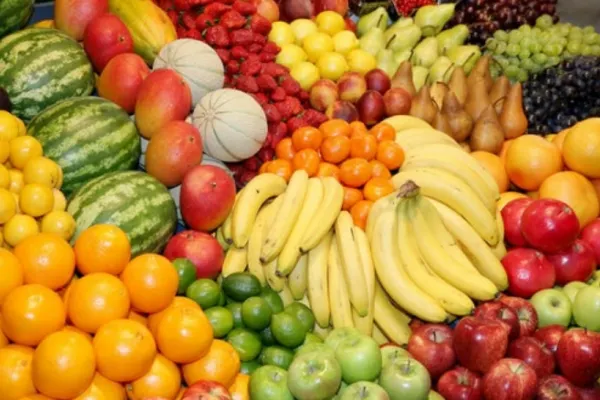 ALERTĂ alimentară în magazine! Fructe consumate zilnic de români, RETRASE de la vânzare. Pericol imens pentru sănătate