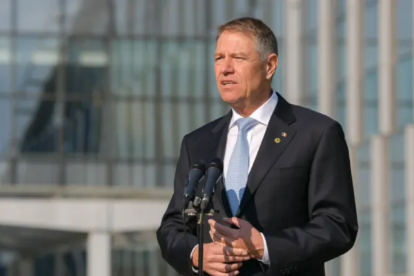 Legea privind reducerea vârstei de pensionare a fost promulgată - DECRETELE semnate de președintele Klaus Iohannis