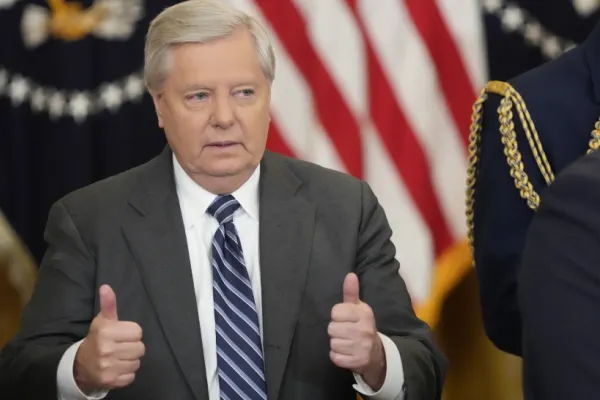 HALUCINANT! Un senator american îndeamnă la asasinarea lui Putin: „Cineva din Rusia trebuie să ia taurul de coarne!”