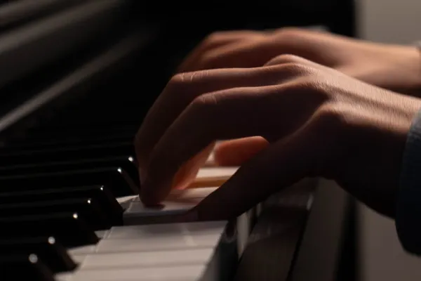 Un pianist rus, scos dintr-o serie de spectacole din Canada, deși s-a exprimat împotriva războiului din Ucraina