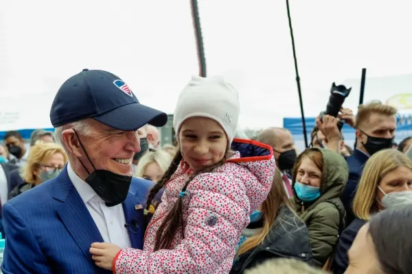 VIDEO Joe Biden, în mijlocul refugiaților ucraineni: "Putin e un măcelar"
