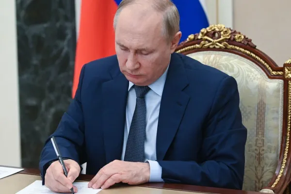 MESAJ de la Zelenski pentru Putin, transmis de Abramovici pe un BILET. Reacția-șoc a liderului de la Kremlin