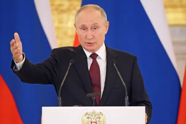 PUTIN, delir șocant - Se compară cu JK Rowling, acuză Occidentul de „anularea” culturii ruse și invocă naziștii care au ars cărți în anii `30