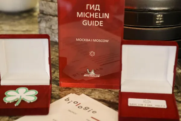Celebrul ghid culinar Michelin suspendă recomandările pentru restaurantele din Rusia