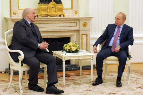 Lukașenko spune că a pus punctul pe „i” în timpul discuțiilor cu Putin după o „petrecere cu ceai”, seara. Temele pe care s-a ajuns la consens, necunoscute