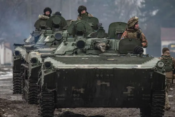 Rusia anunţă că a bombardat şi avariat baza aeriană a armatei ucrainene de la Starokosteantîniv