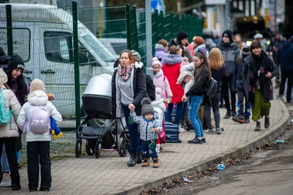 Peste 3,7 milioane de refugiaţi din Ucraina au fugit din calea războiului