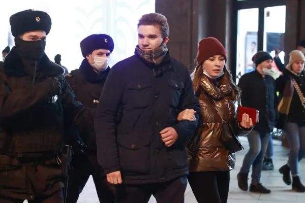 Autoritățile ruse iau NOI MĂSURI împotriva protestelor anti-război