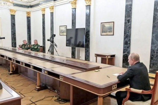 DUBLU MISTER la Kremlin. Șeful Marelui Stat Major, "dispărut" în aceeași zi cu ministrul Șoigu